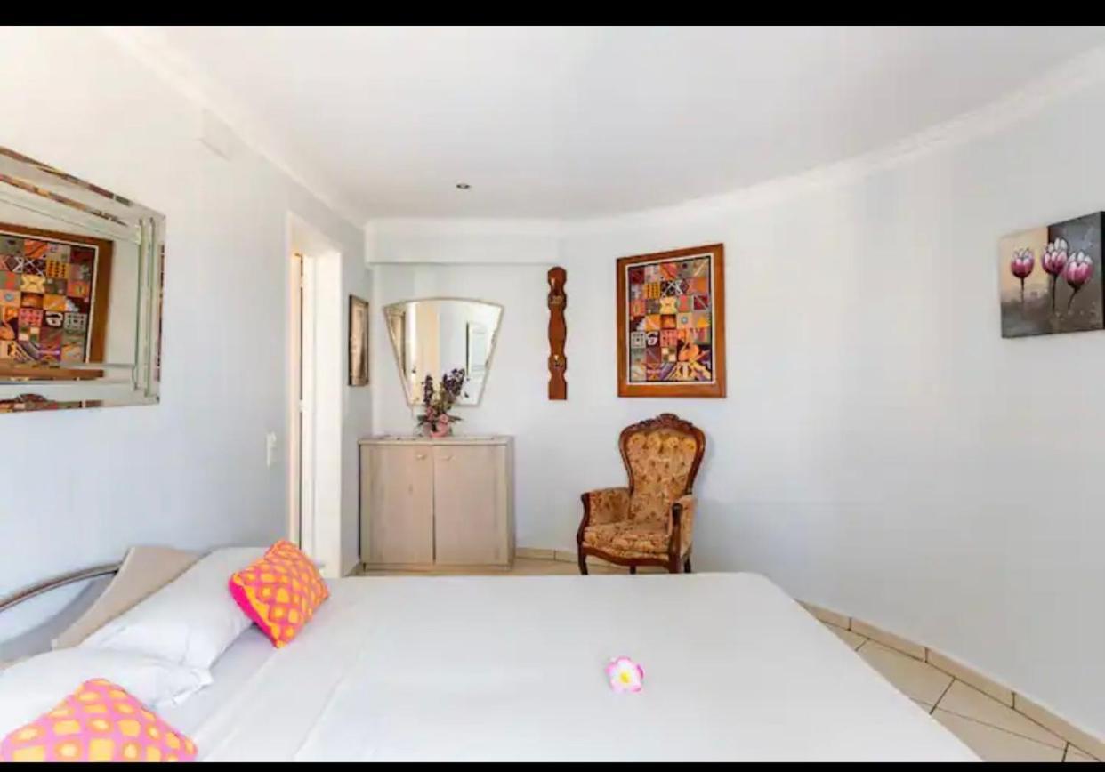 Villa Eva Asiana Guesthouse With Shared Pool Бениса Екстериор снимка