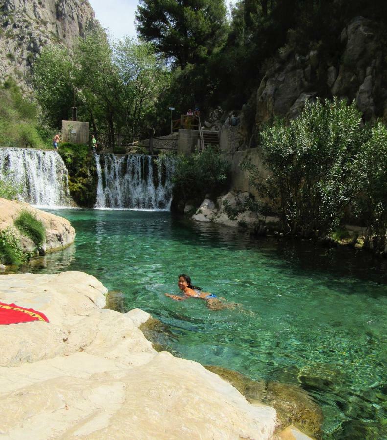 Villa Eva Asiana Guesthouse With Shared Pool Бениса Екстериор снимка